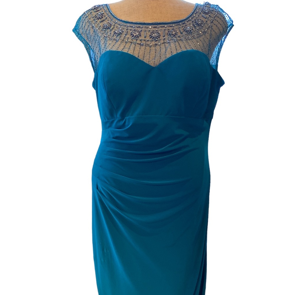 NWT Patra Doecial occasion gown  size 18